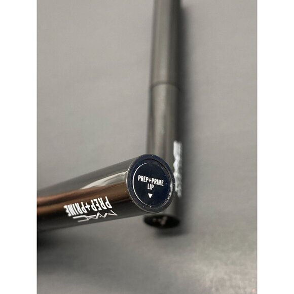 2 MAC Prep + Prime Lip Primer, 0.05 OZ - Picture 3 of 3